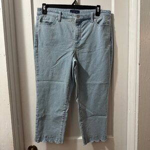 Talbots Simply Flattering Scallop Hem Denim Capris in 14P